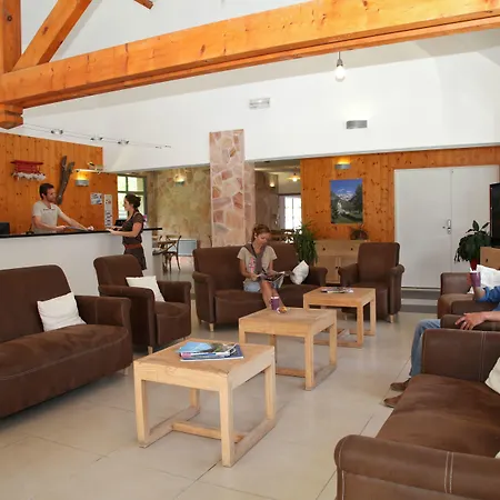 Ξενοδοχείο με διαμερίσματα Val De Roland