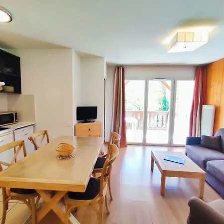 Ξενοδοχείο με διαμερίσματα Val De Roland